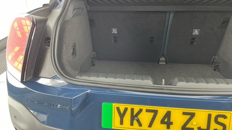 MINI Aceman 160kW SE Classic 54kWh 5dr Auto Electric Hatchback